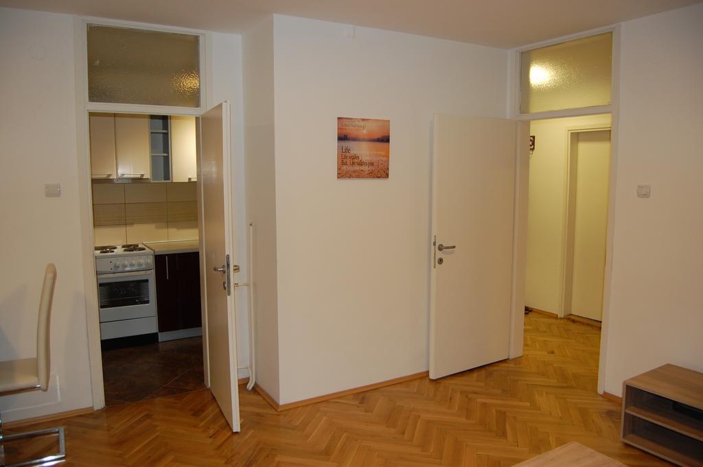 Niko-Max Apartment Skopje Buitenkant foto